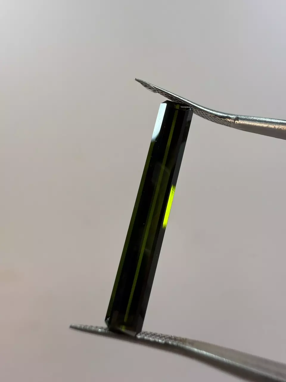 plant/Elongated Green Tourmaline from Zimbabwe 5.35 ct-0