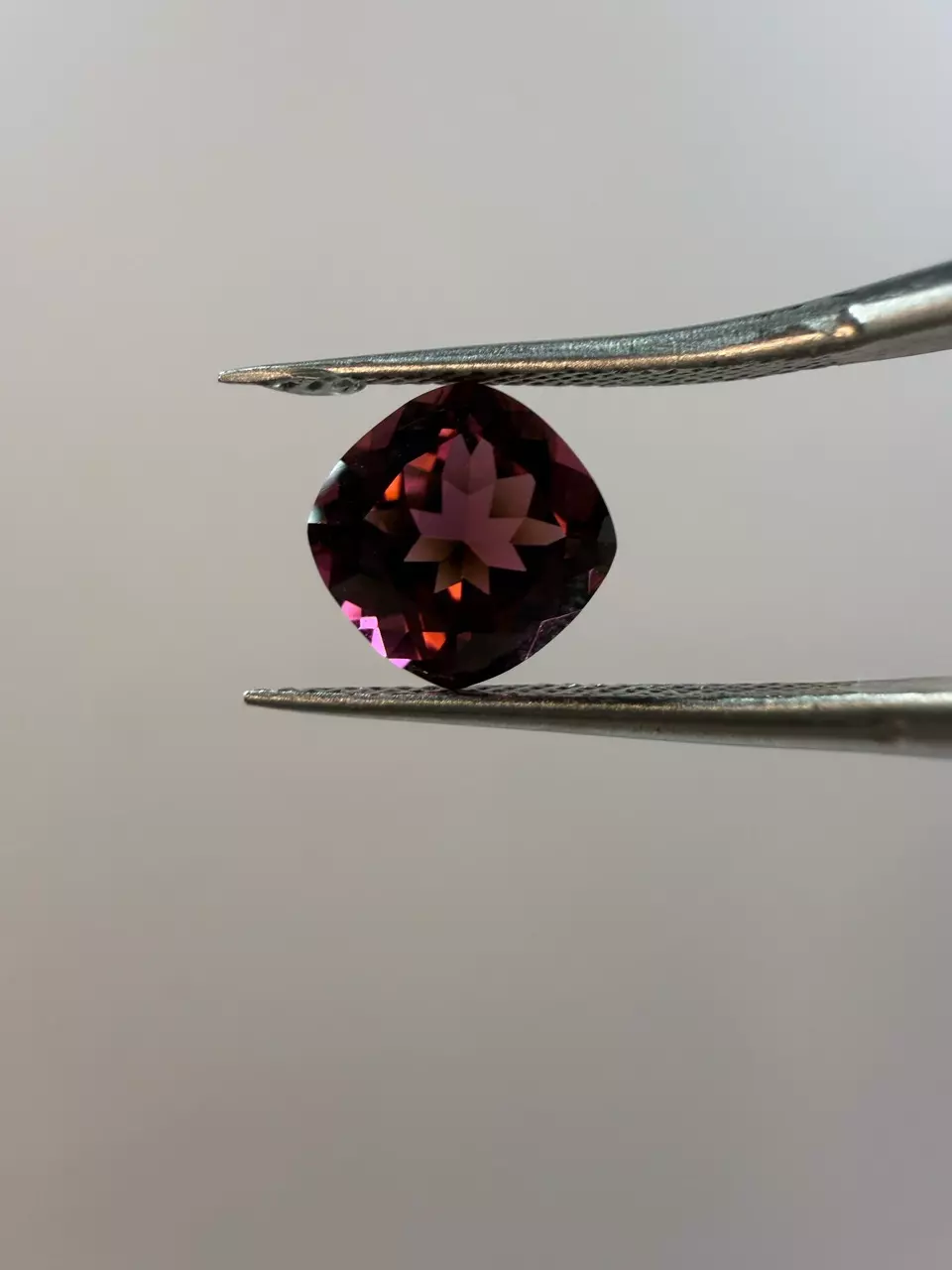 plant/Deep Pink Tourmaline from Mozambique 1.66 ct-0