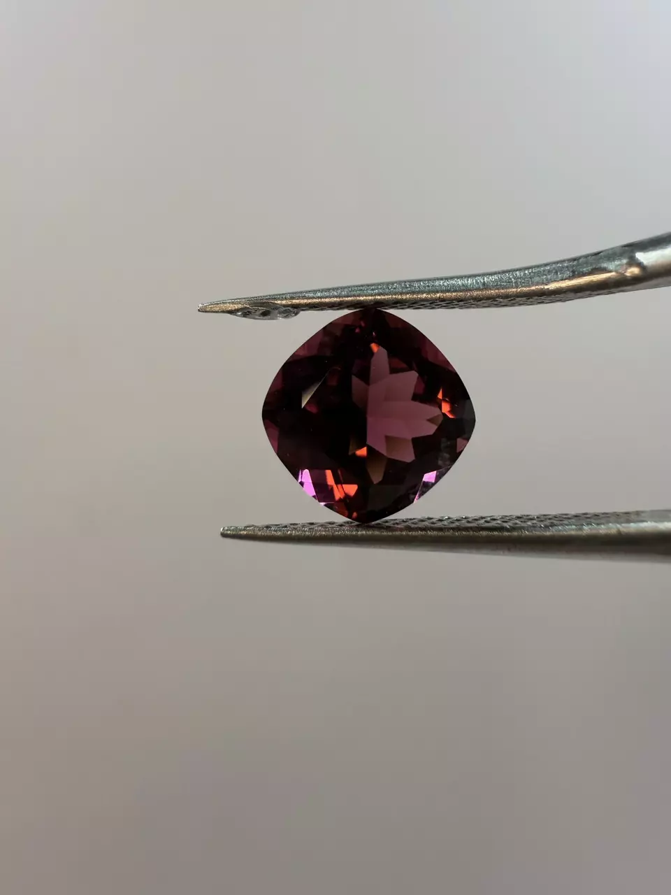 plant/Deep Pink Tourmaline from Mozambique 1.66 ct-1