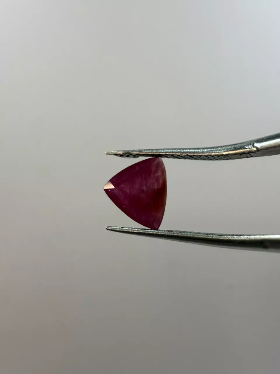 plant/Ruby Trillion Cut from Burma 0.94 ct-0