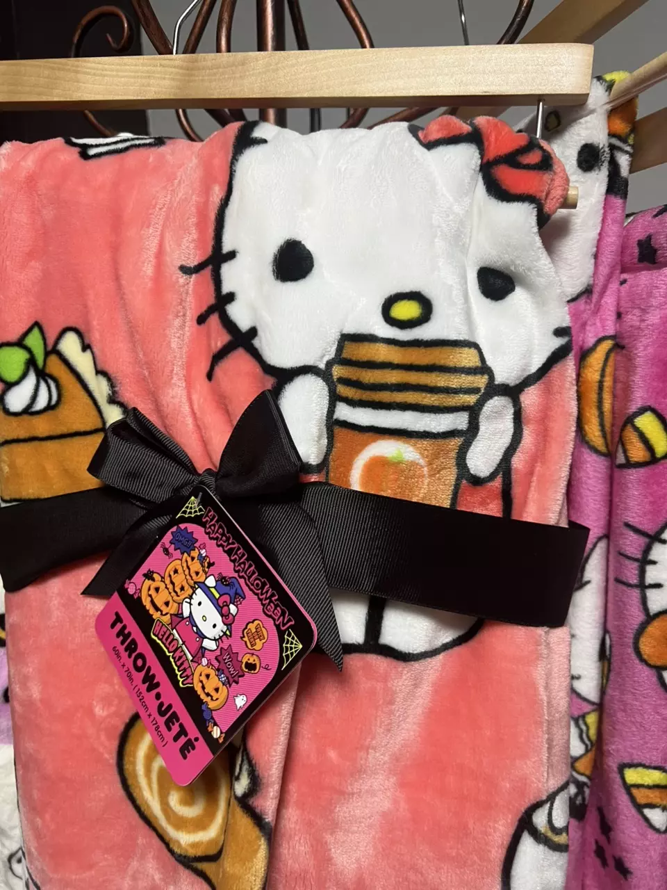 plant/Halloween hello kitty blanket-3