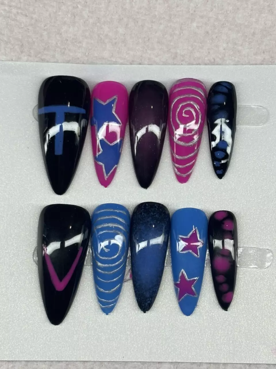 plant/Pink and blue tv girl press on nails-0