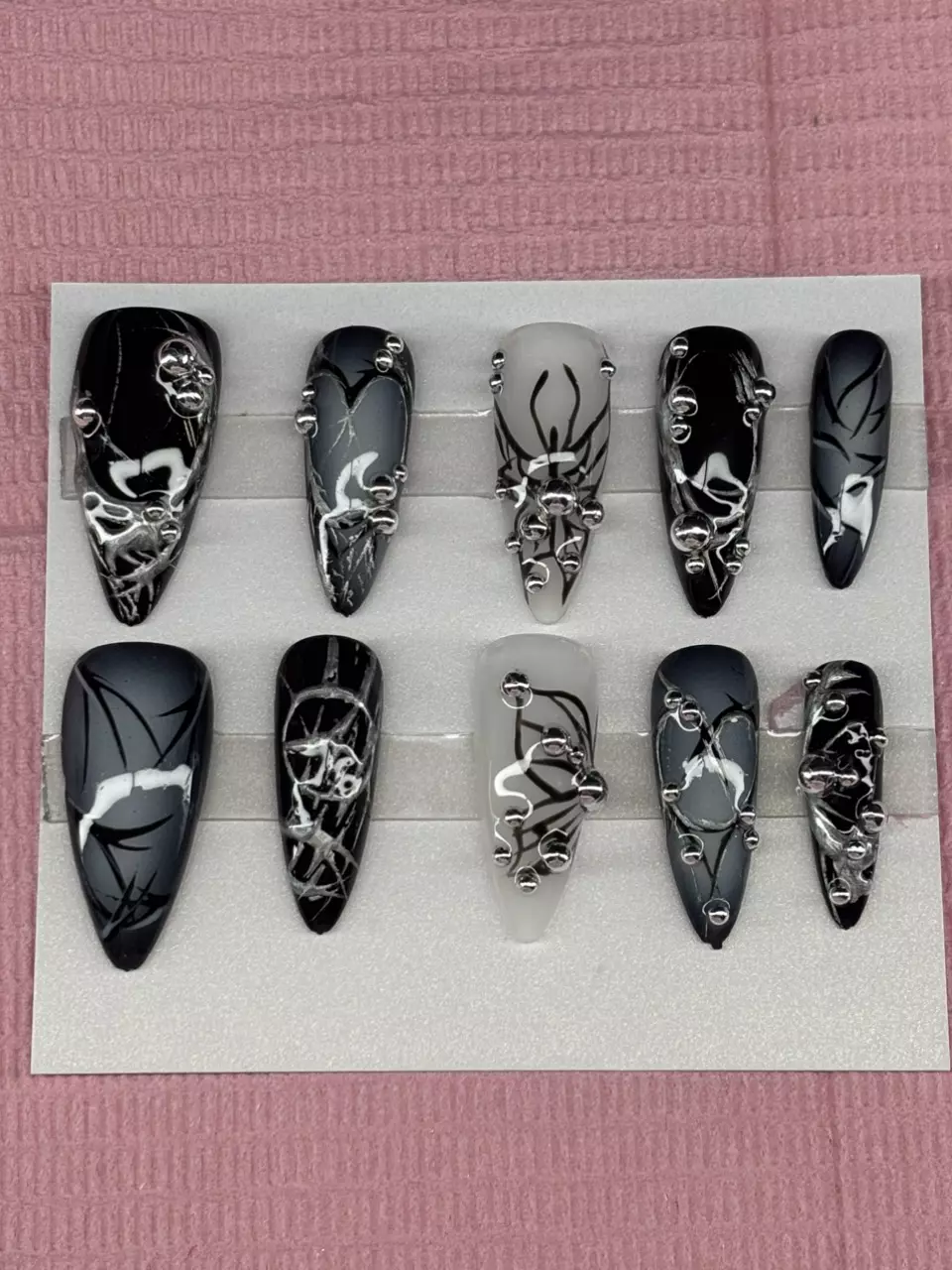plant/White and black butterfly press on nails with aura-0