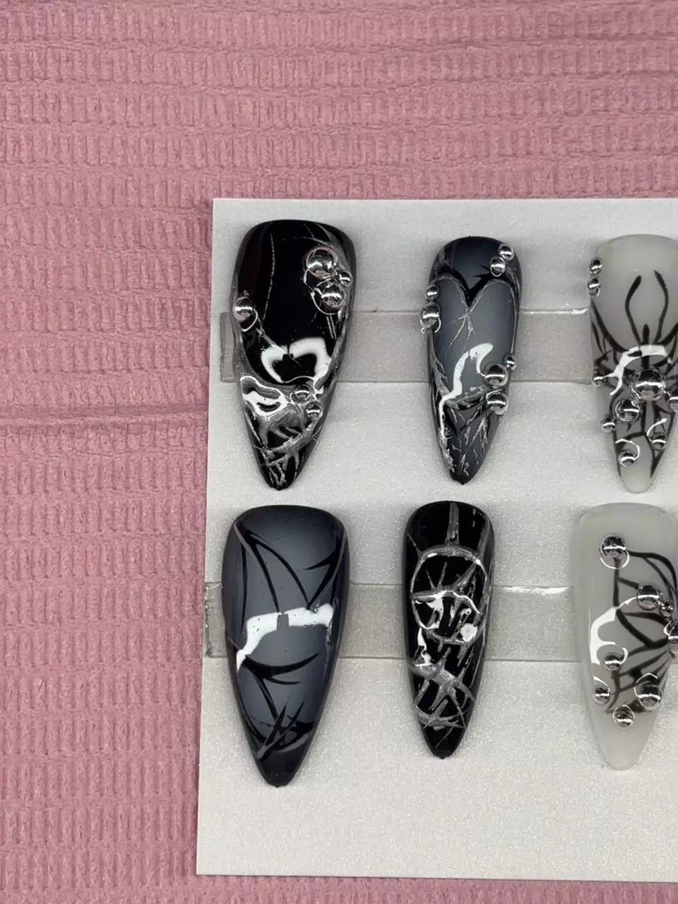 plant/White and black butterfly press on nails with aura-1