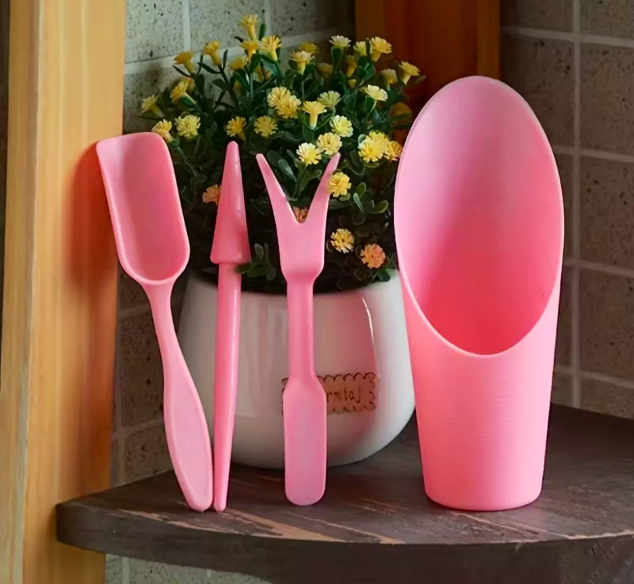 plant/4 piece gardening tools- pink plastic-0