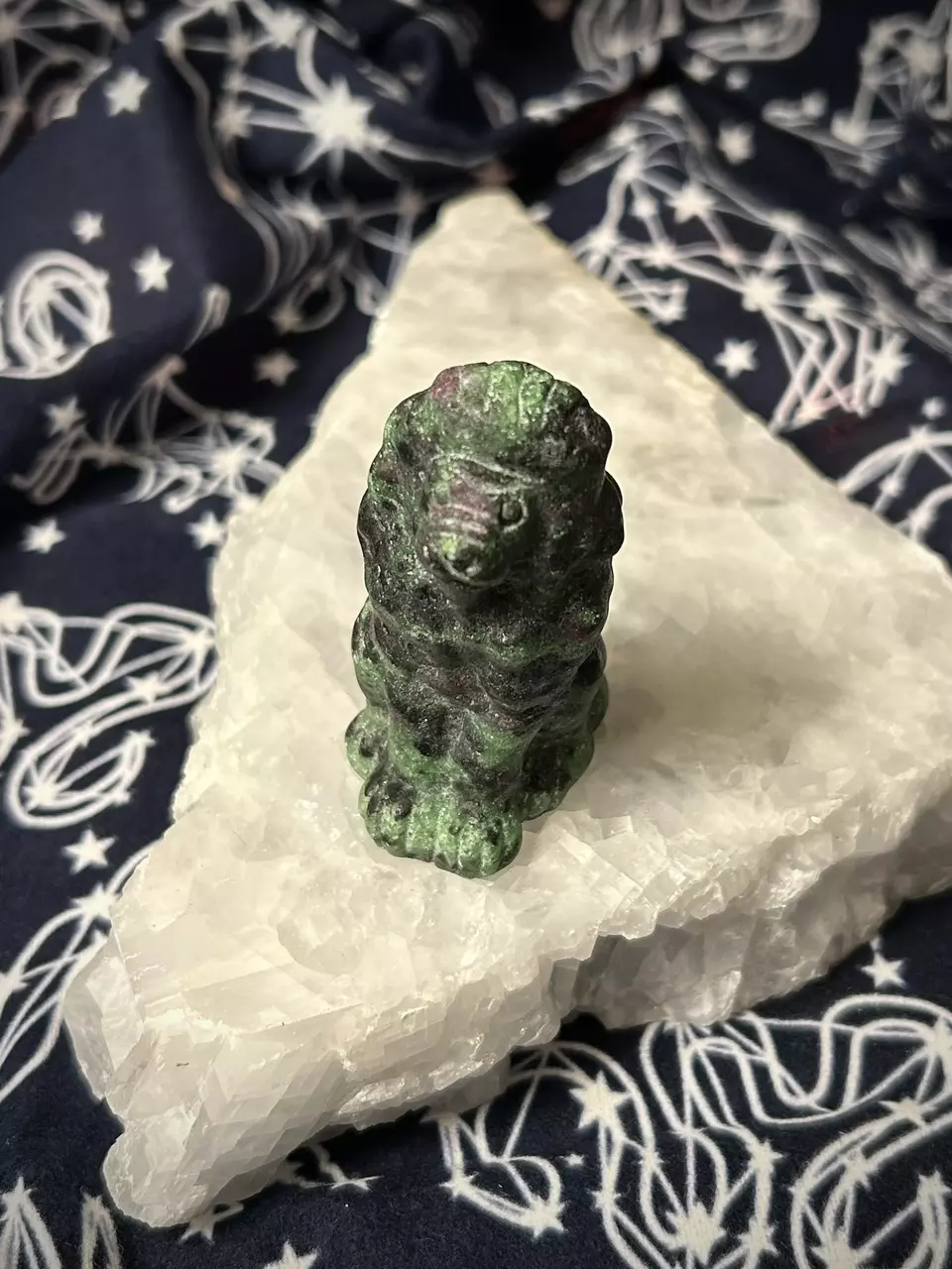plant/Ruby in Zoisite Carving Sm - Seated Lion (UV Reactive)-0