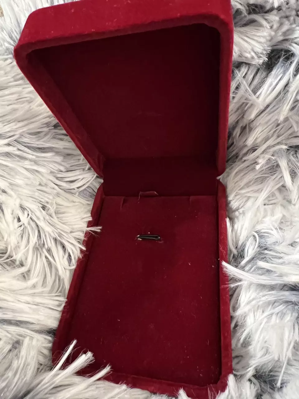 heat_pack/Necklace box. Red with red interior-0