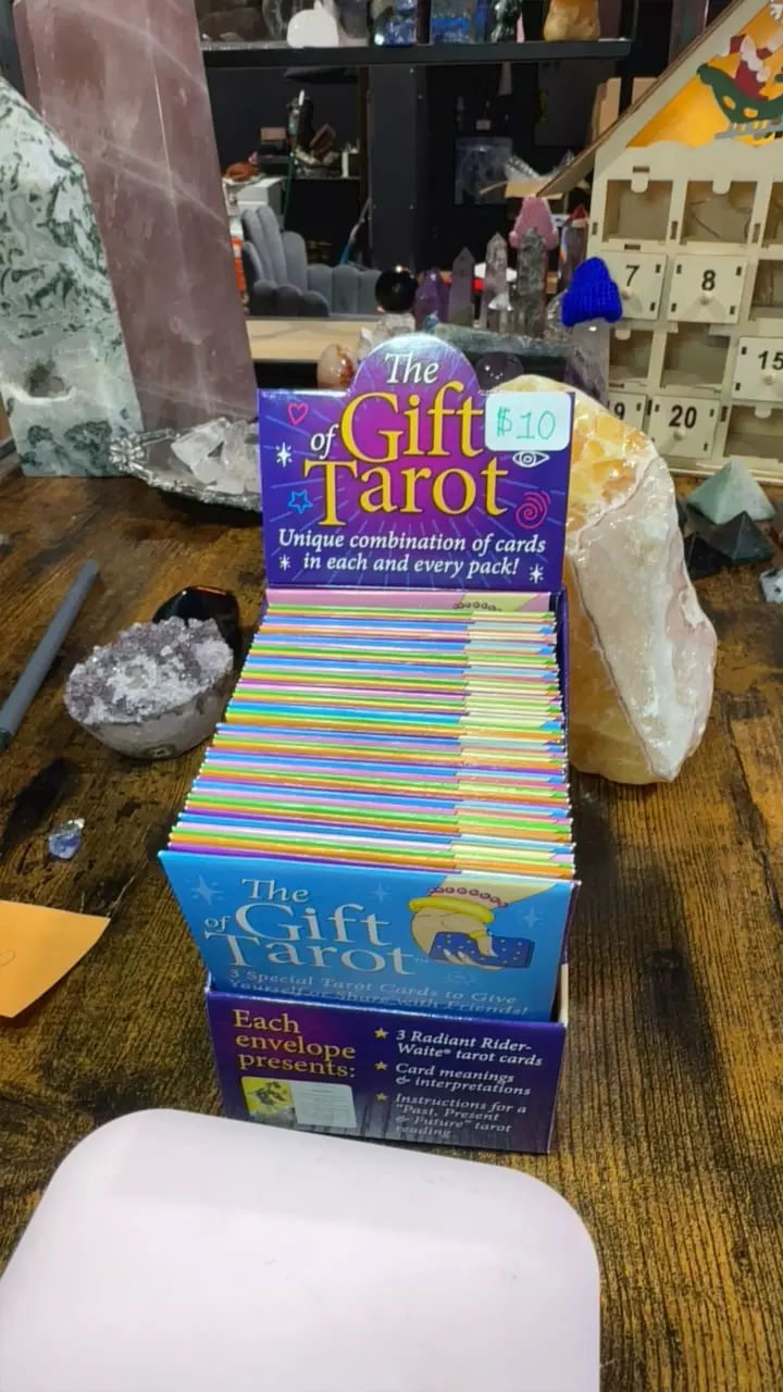 plant/Mystery Three-Card Tarot Reading-0