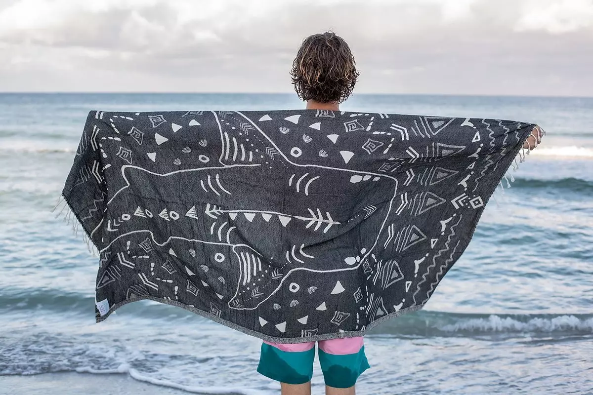 plant/Shark Turkish Towel - Noir-1