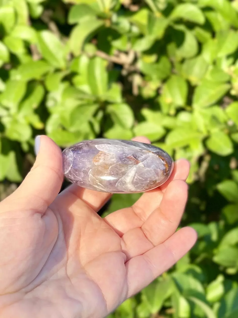 plant/Chevron “Dream” Amethyst Palmstone AA Quality-1