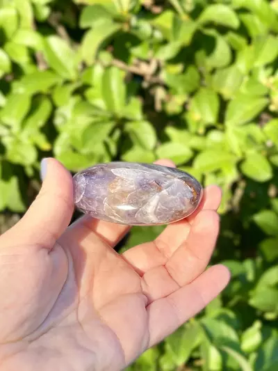 plant/Chevron “Dream” Amethyst Palmstone AA Quality-1-thumbnail