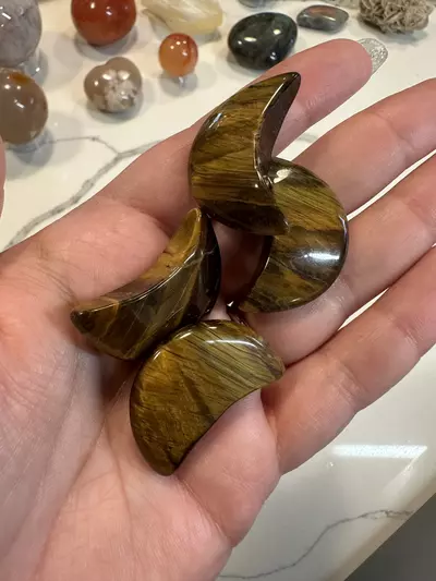 shipping_upgrade/Tigers Eye Crescent-0-thumbnail