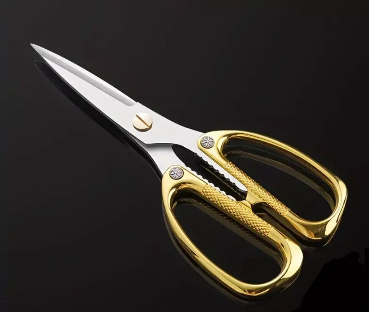 plant/Golden goddess plant clippers-1