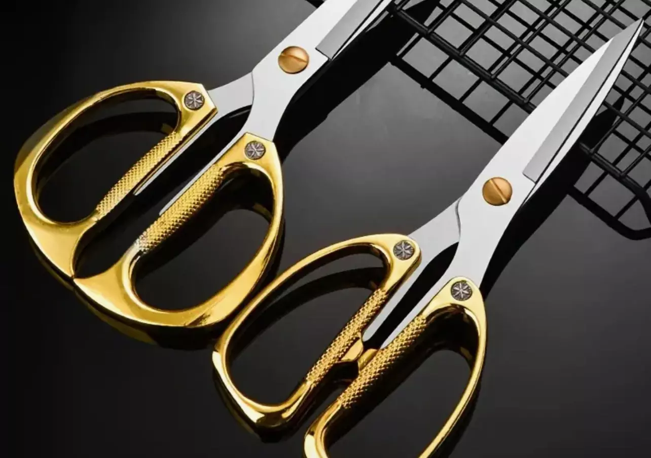 plant/Golden goddess plant clippers-0