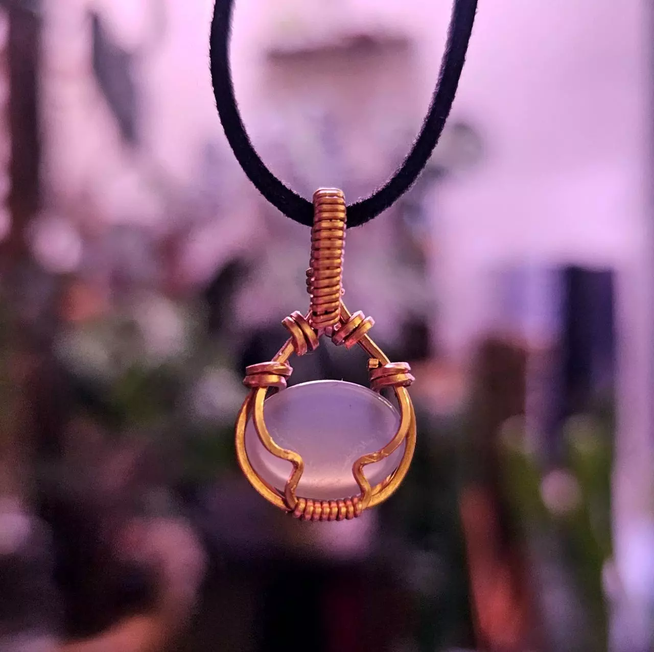 plant/Handcrafted Wire-Wrapped Gray Agate Pendant-3