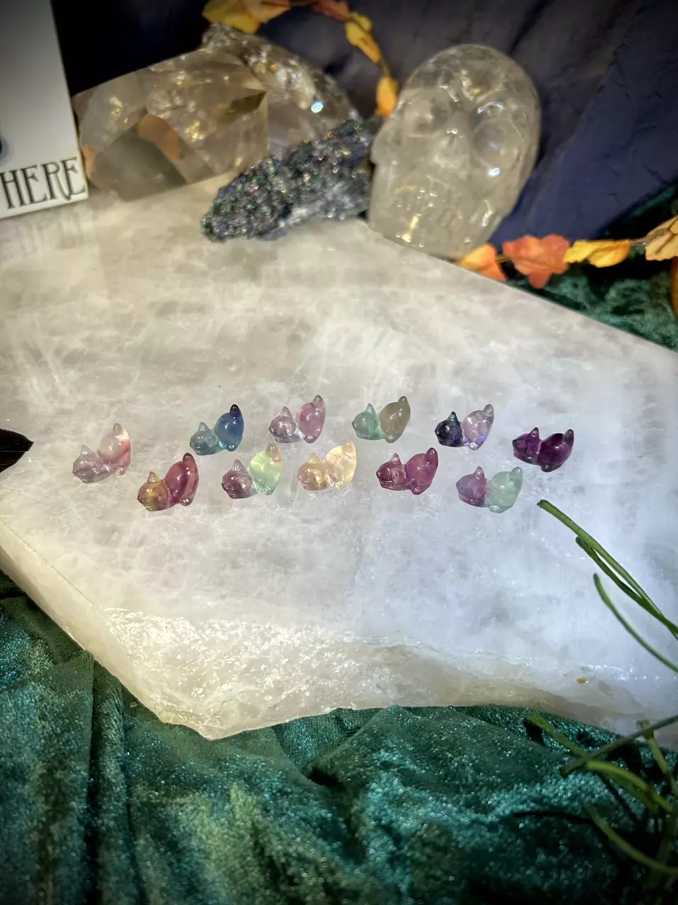 plant/Rainbow Fluorite Carving XXS - Playful Kitten-0