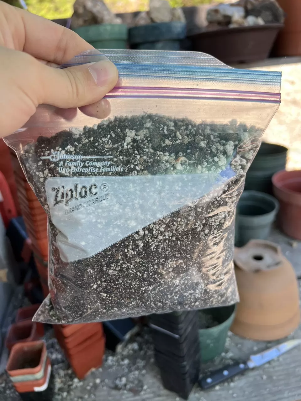 plant/Planta seca miracle soil, 1x = quart bag (1 pound) 2x = gallon bag(2.5 to 3 lbs)-0