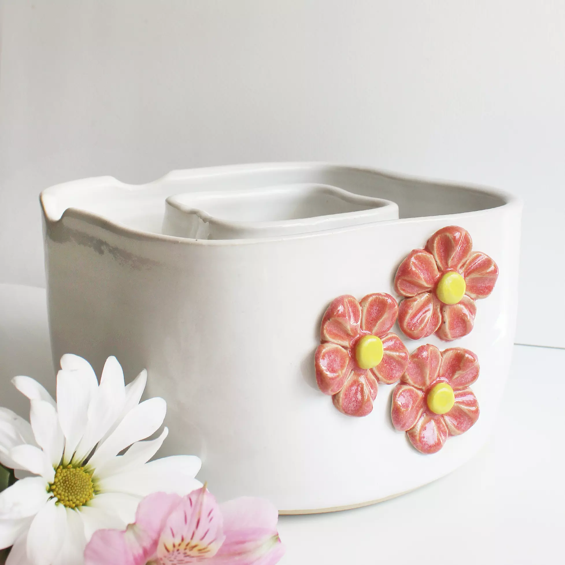 plant/Coral Flowers Double Well Painter's Pot-0