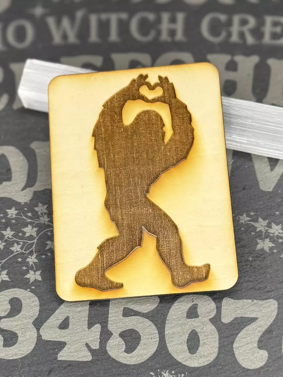 plant/Bigfoot love magnet-0