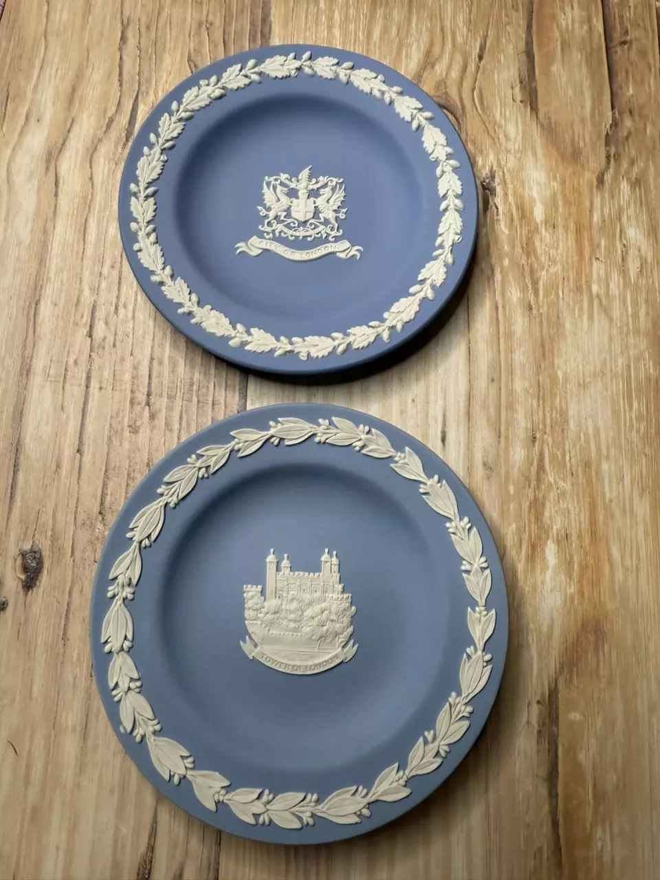 plant/#51 — Set of 2 Wedgwood Blue Plates – “Tower of London” & “City of London”-0