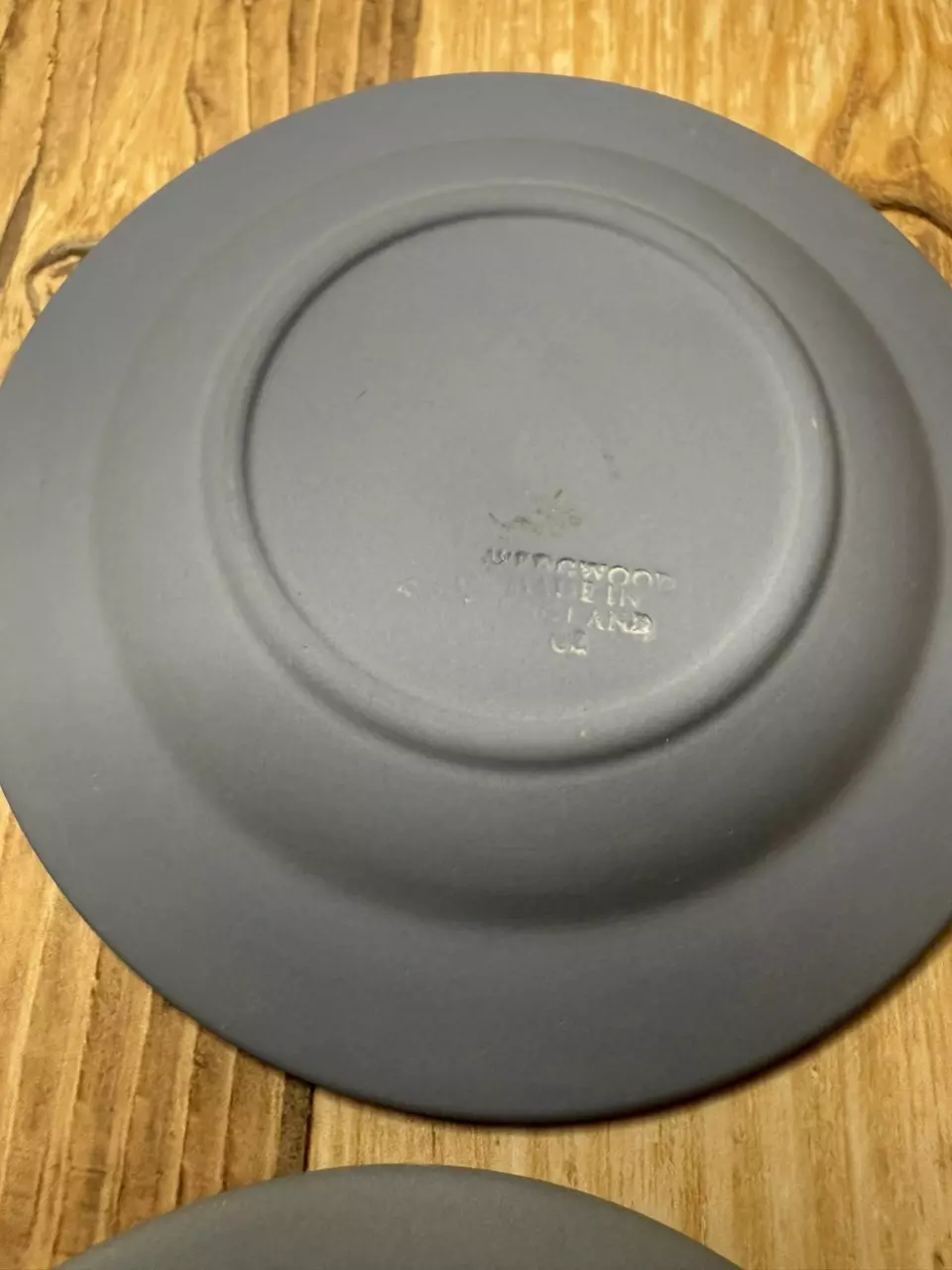 plant/#51 — Set of 2 Wedgwood Blue Plates – “Tower of London” & “City of London”-4