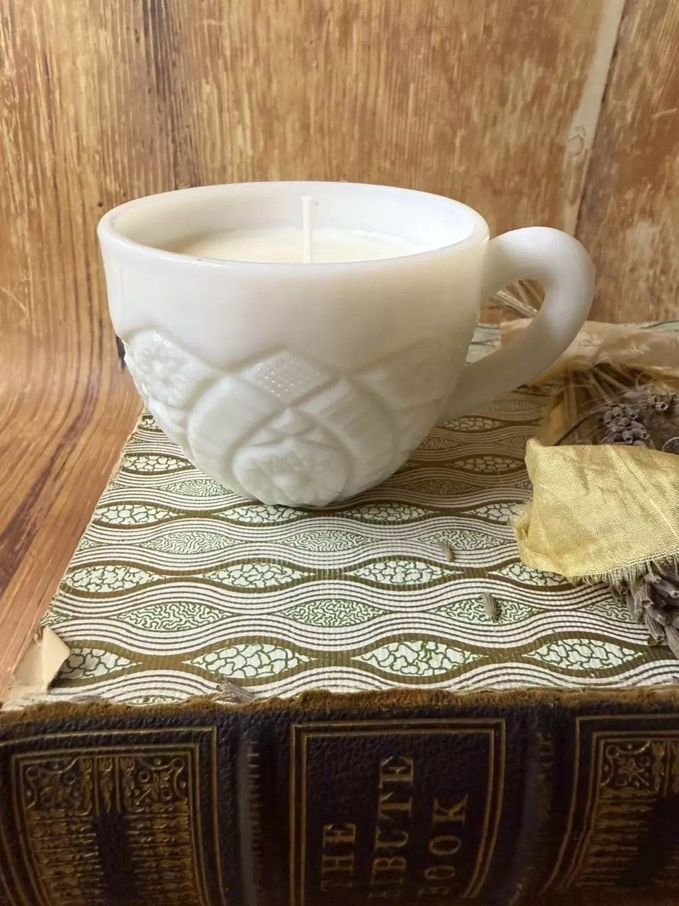 plant/#47 — Vintage Milk Glass Mug Candle – “Crisp Pear & Apple” Soy Wax-0