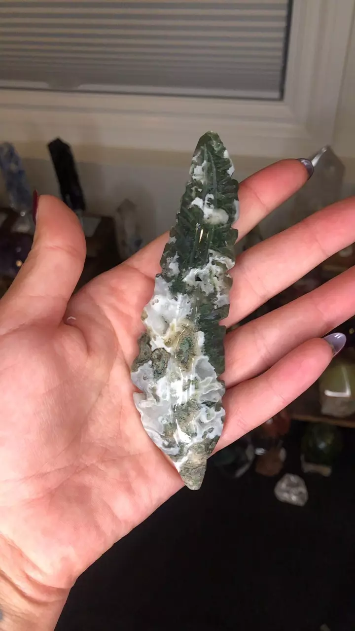 plant/Moss agate leaf carving B-0