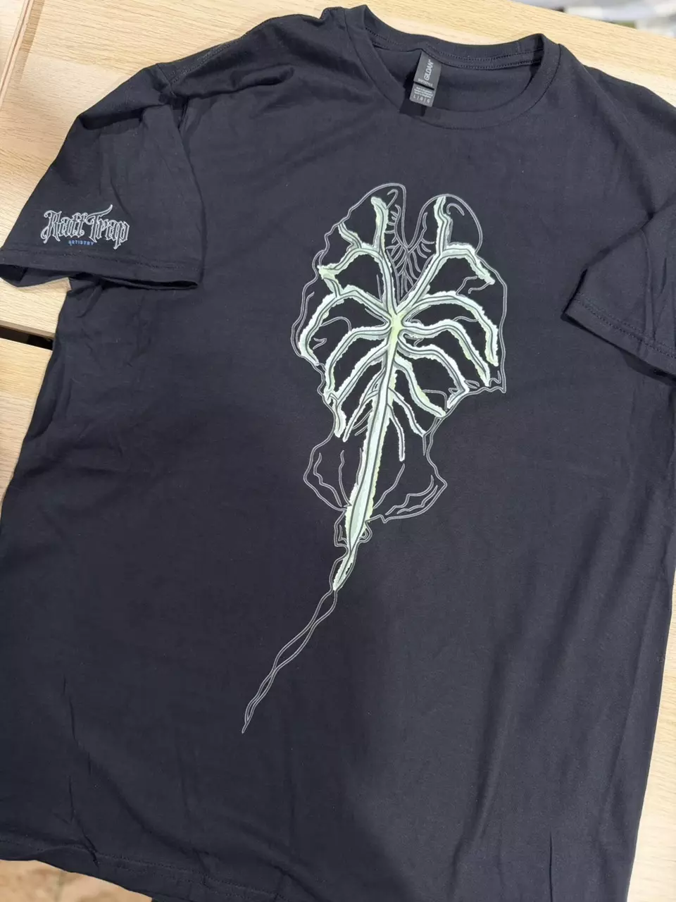 plant/Ready to Ship - Large Venom glow tee-0