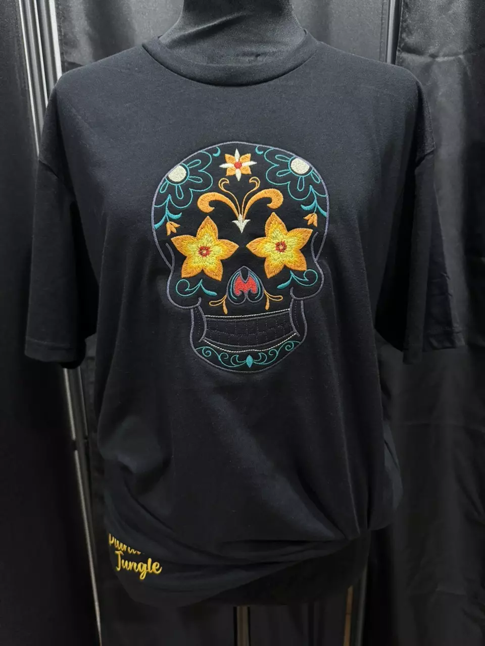 plant/NEW* Dia de los muertos - Embroidered w/ Hoya blooms eyes - Buy and Dm me size-0
