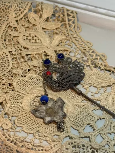 plant/Swan Hat Pin-0-thumbnail