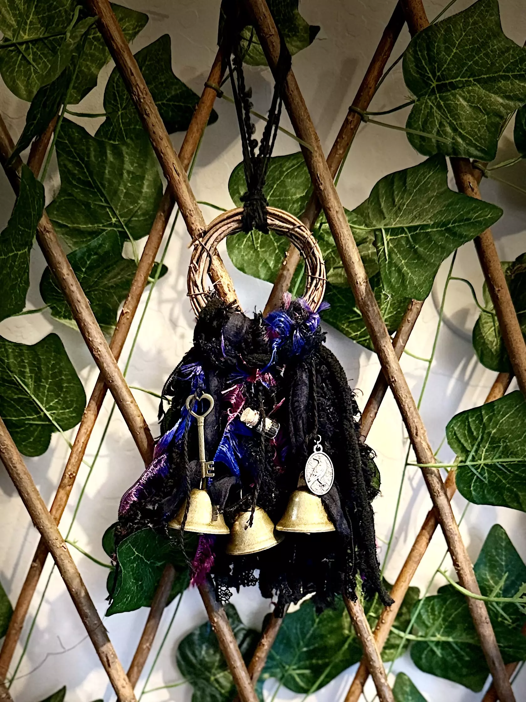 plant/Mystic black witch bells-0