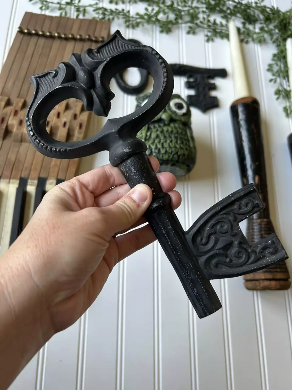 plant/Two vintage metal keys-0
