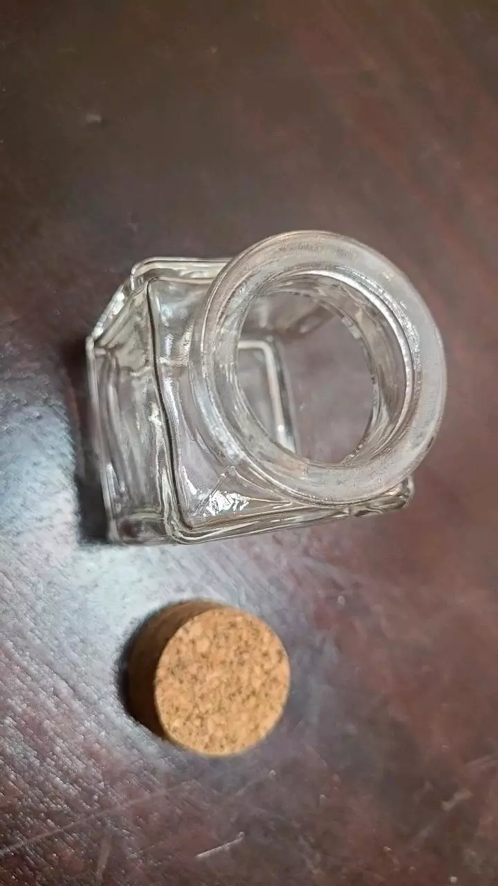 plant/NEW Glass Square Jar with Cork-2