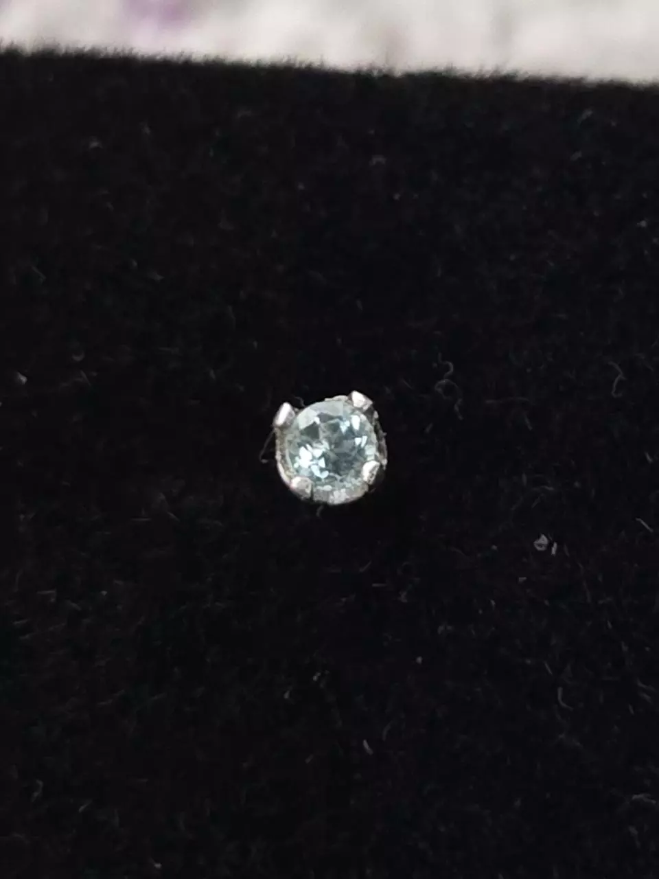 plant/Vanadium Beryl nose stud-0