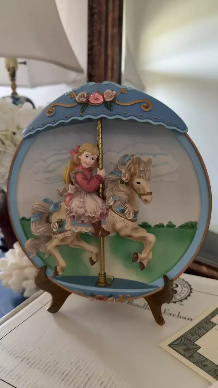 plant/Bradford Exchange “Carousel Daydreams” Musical Plate with COA & Box-0