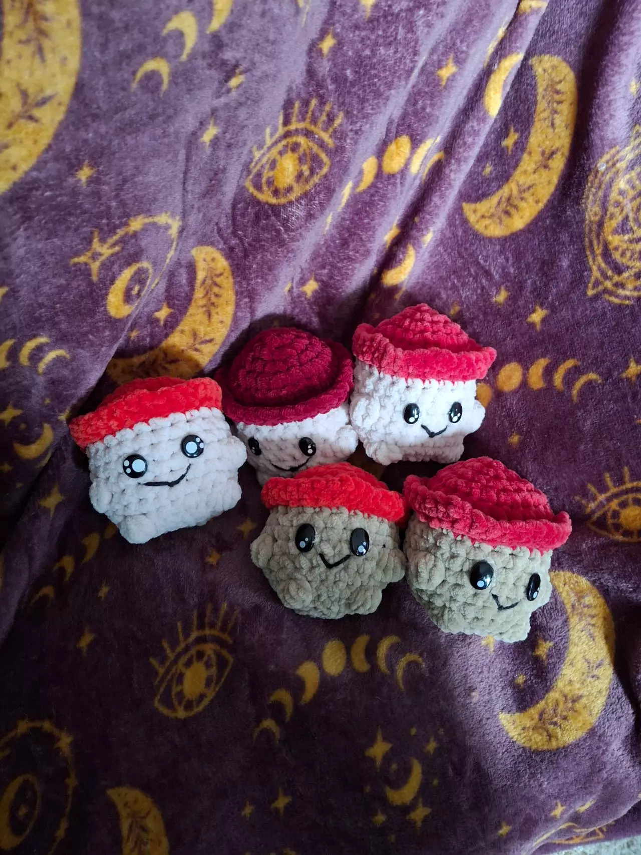 plant/Mini baby mushies- red cap-0