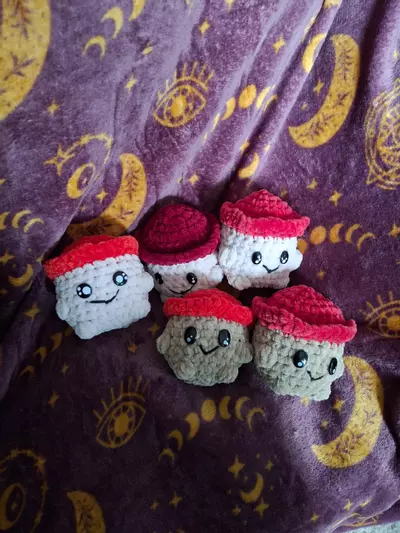 plant/Mini baby mushies- red cap-0-thumbnail