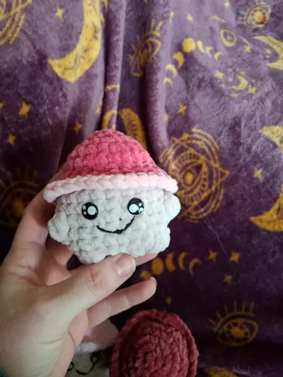 plant/Mini baby mushies- pink cap-1-thumbnail