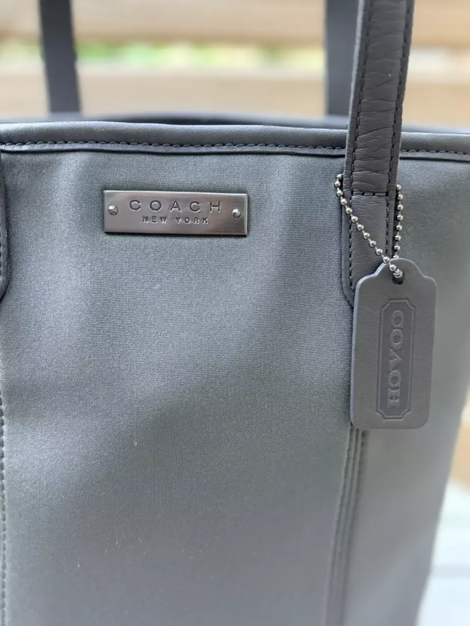 plant/622. Vintage Coach neon lunch tote in grey #6201-1