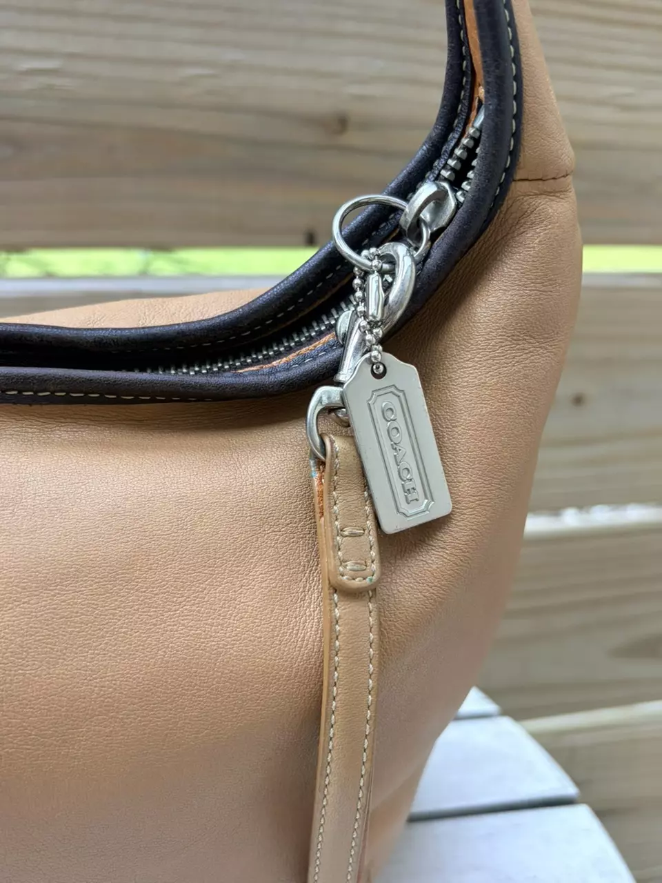 plant/612. Vintage Coach Ergo hobo #9293-1