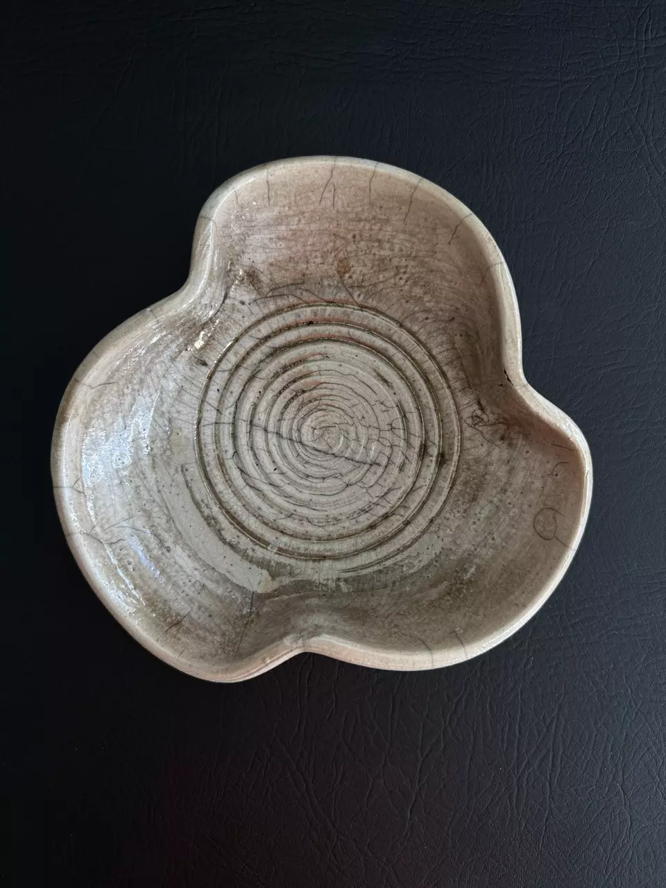 plant/Ruffled Edge Pottery Saucer/Planter-0