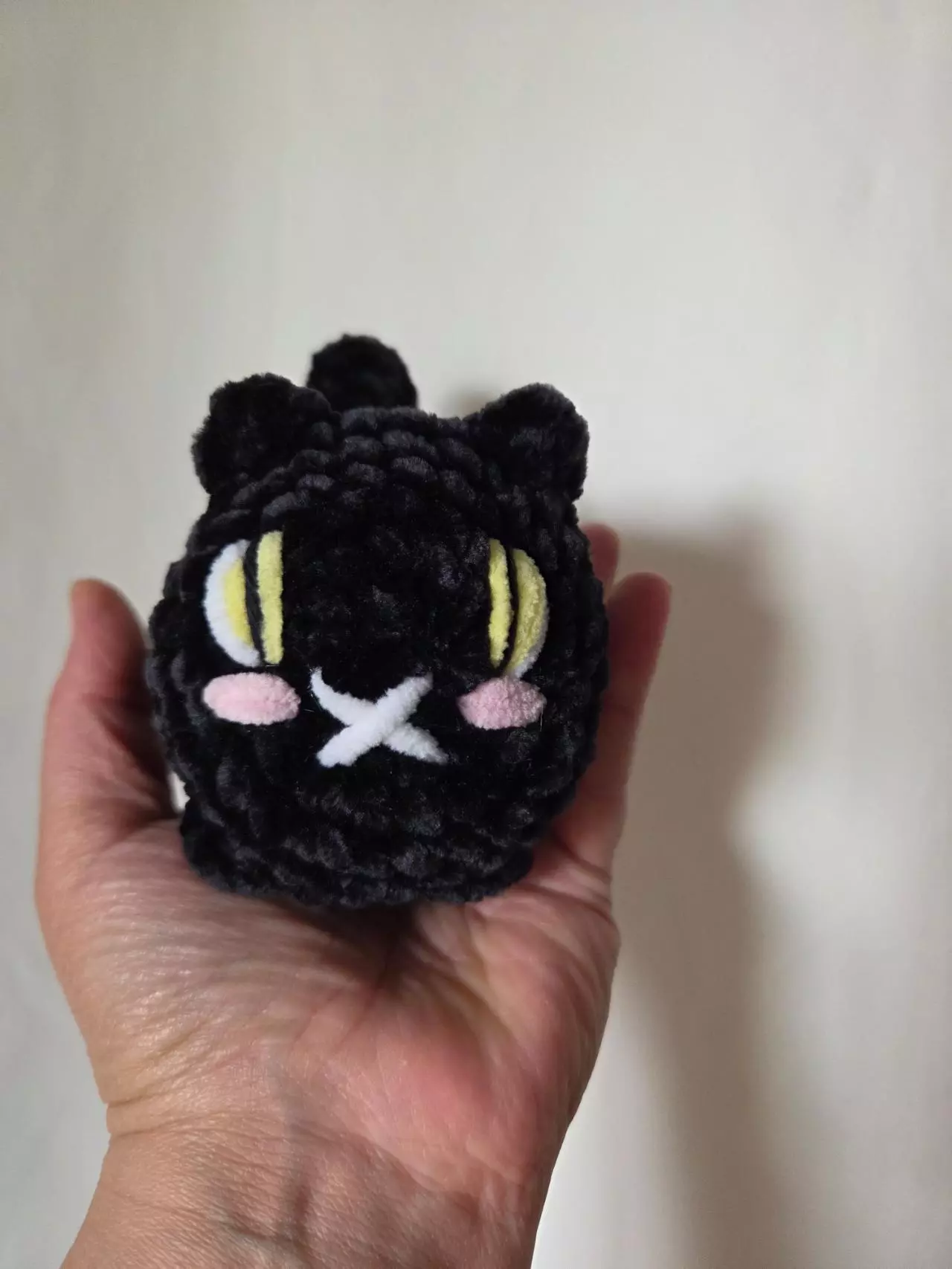 plant/MADE TO ORDER Small Little loaf black cat-0