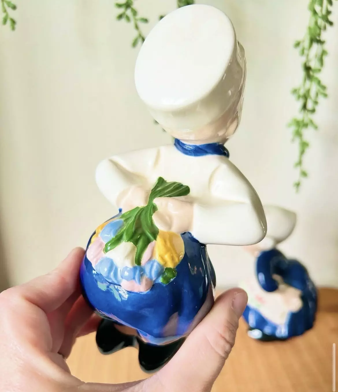 plant/Sweet vintage porcelain Dutch boy and girl-1