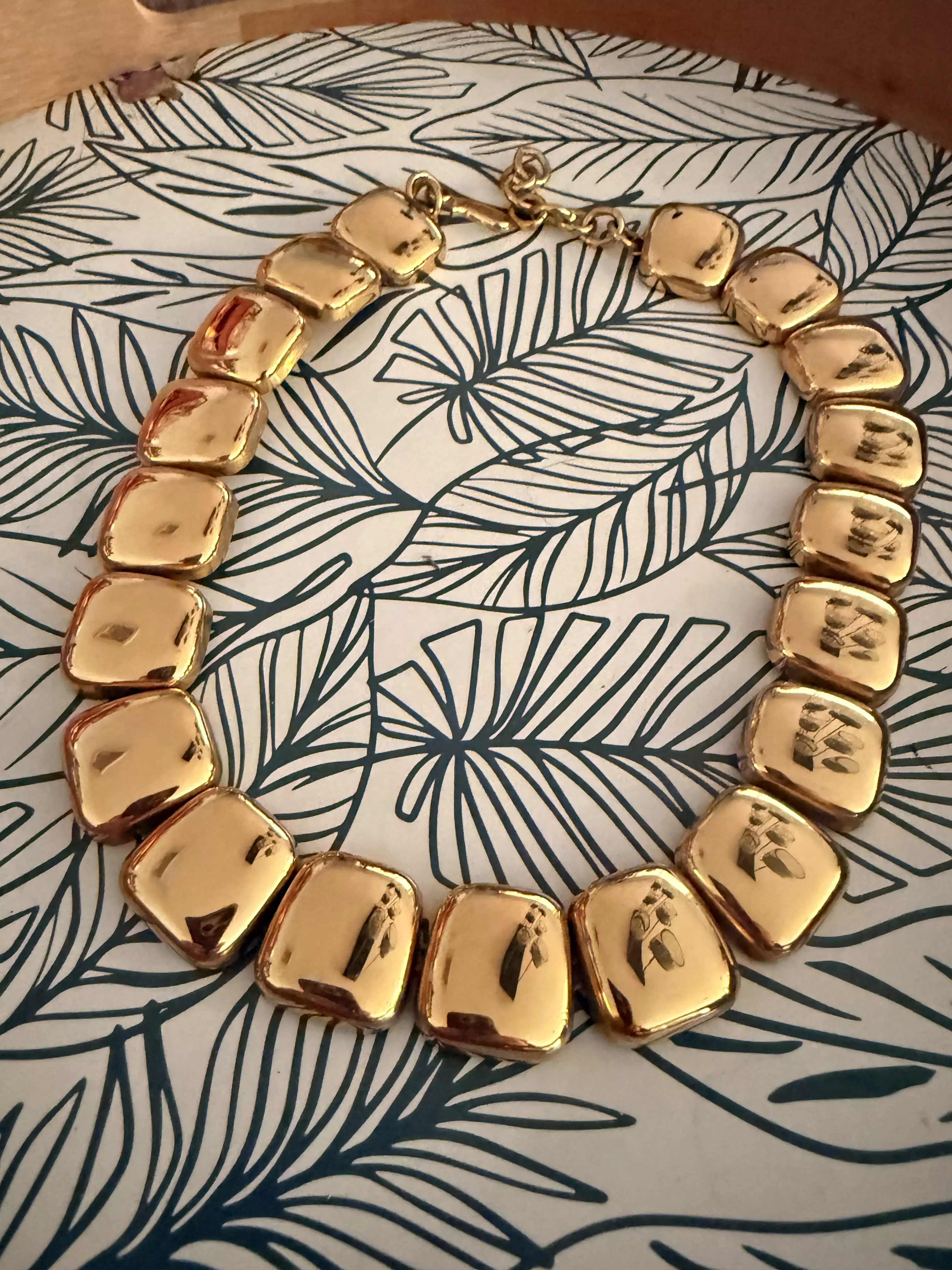 plant/15.Gold Tone Statement -0