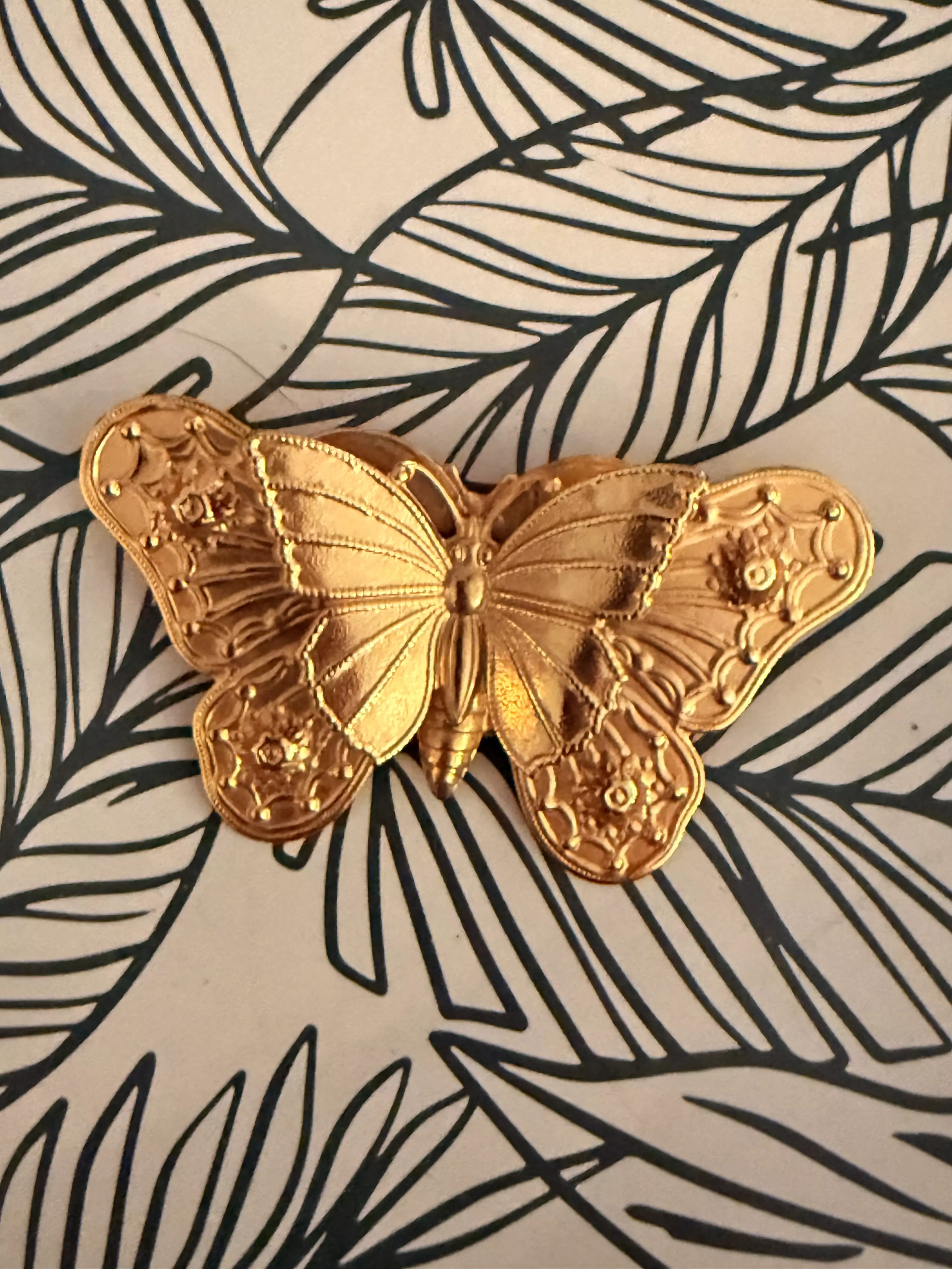 plant/10. Gold Tone Butterfly Brooch-0