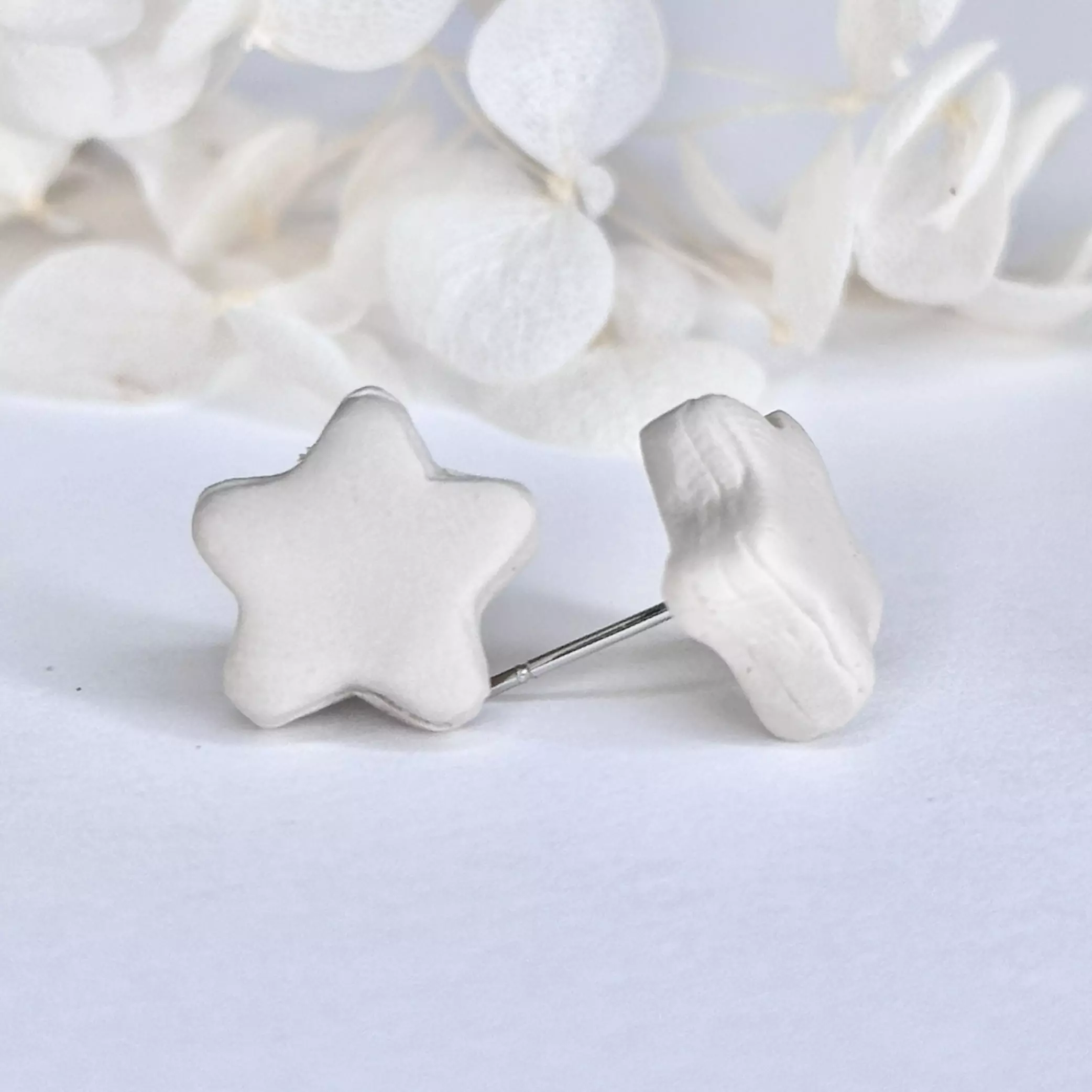plant/White Star Studs-0