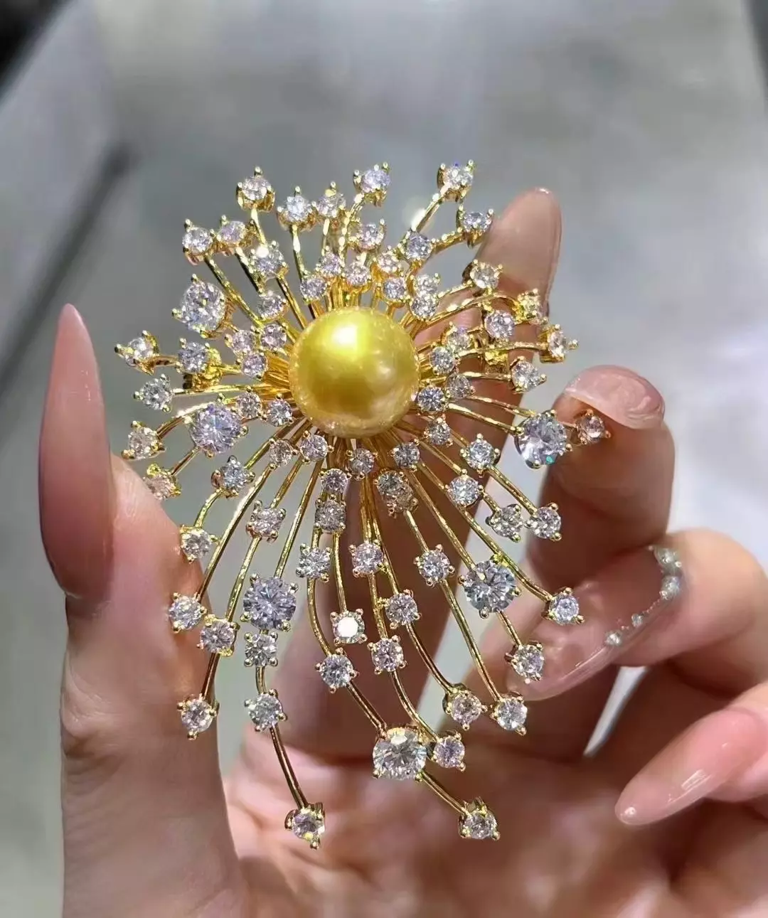 plant/The salt water golden pearl brooch-1