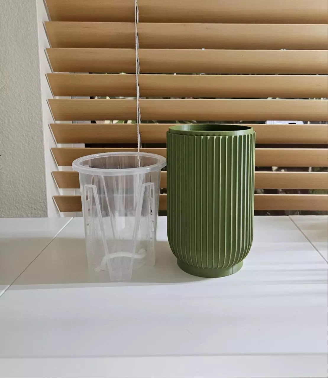 plant/Green 4" self-watering pot-1