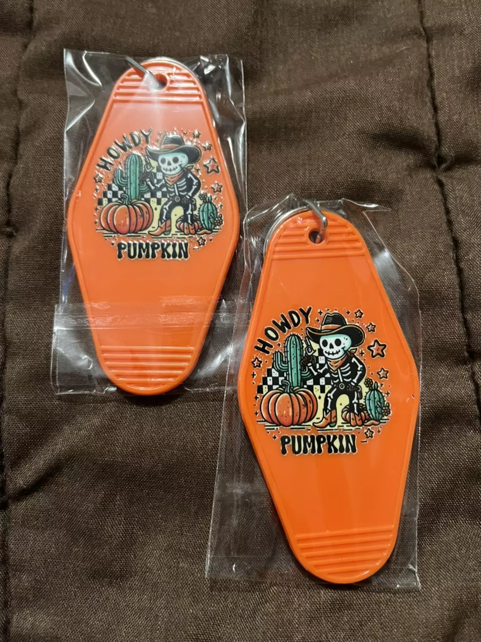 plant/“Howdy, Pumpkin” orange Motel Keychain 👻🎃-1