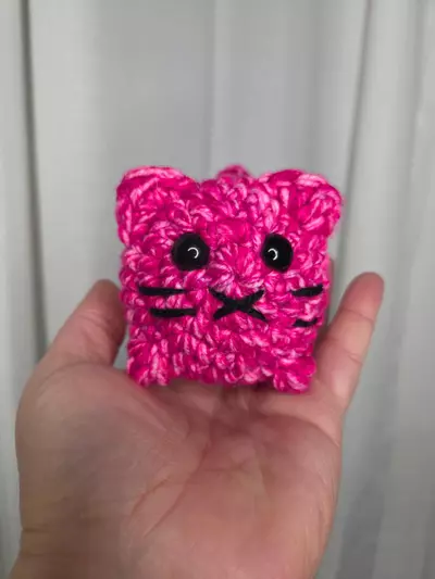 plant/Tiny Pink Loaf Cat  Acrylic yarn handmade Crochet plushie-0-thumbnail